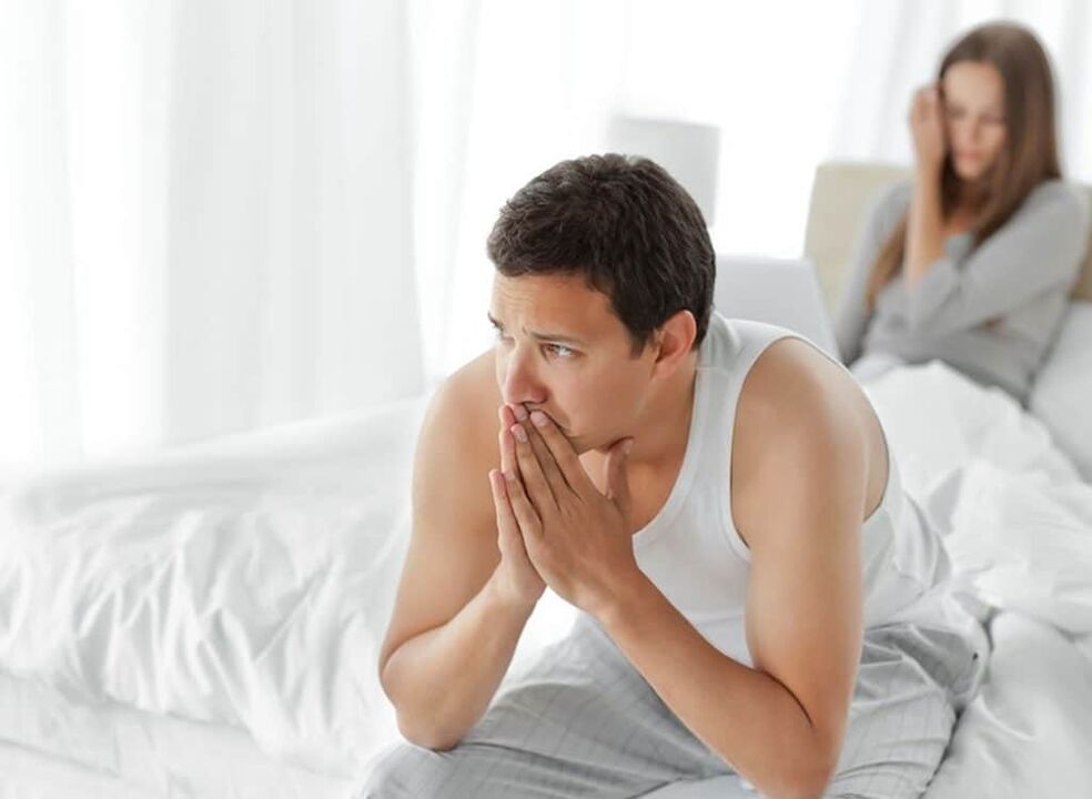 vyras, turintis silpną potenciją dėl prostatito